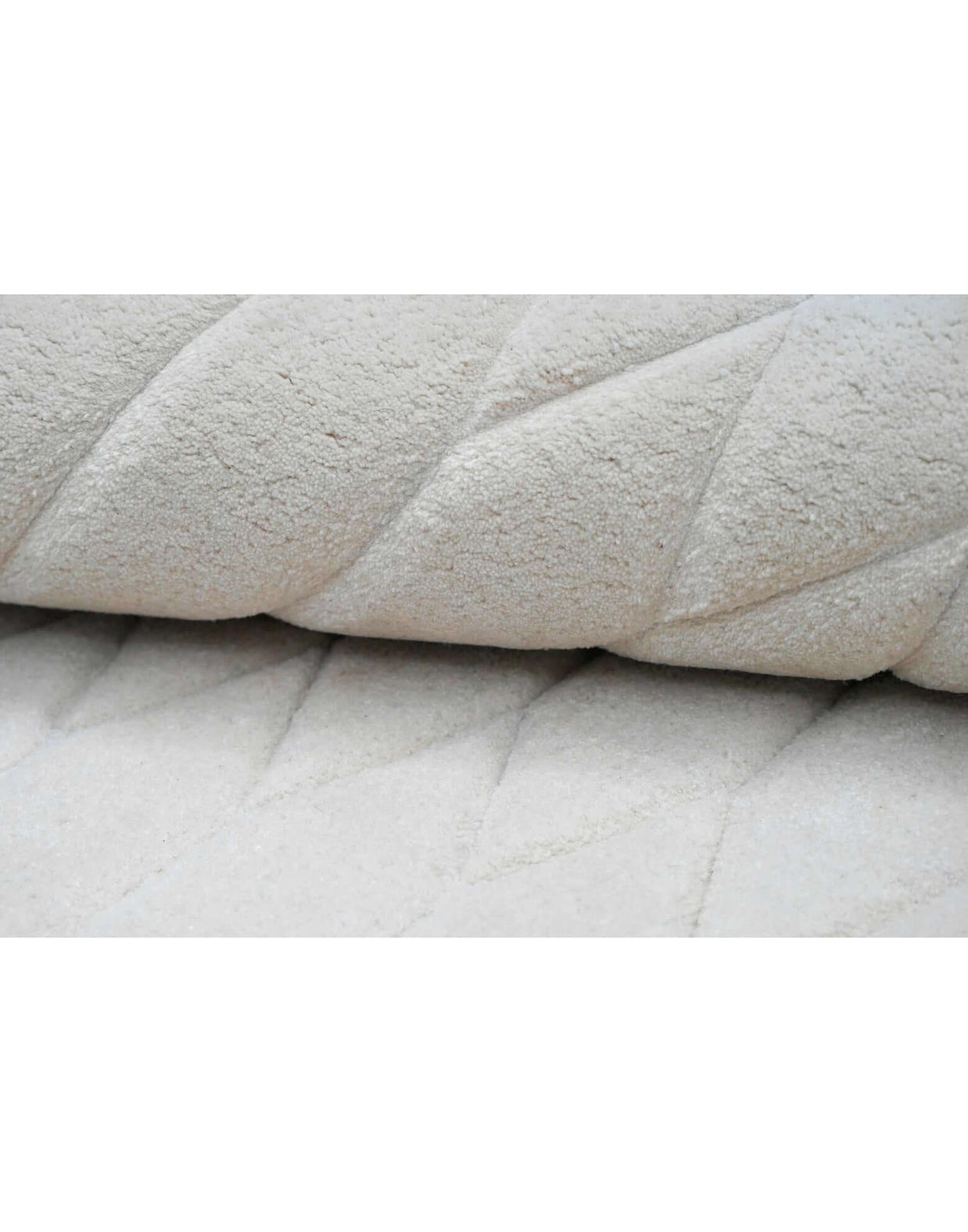 S C U L P T E D - H O N E Y C O M B