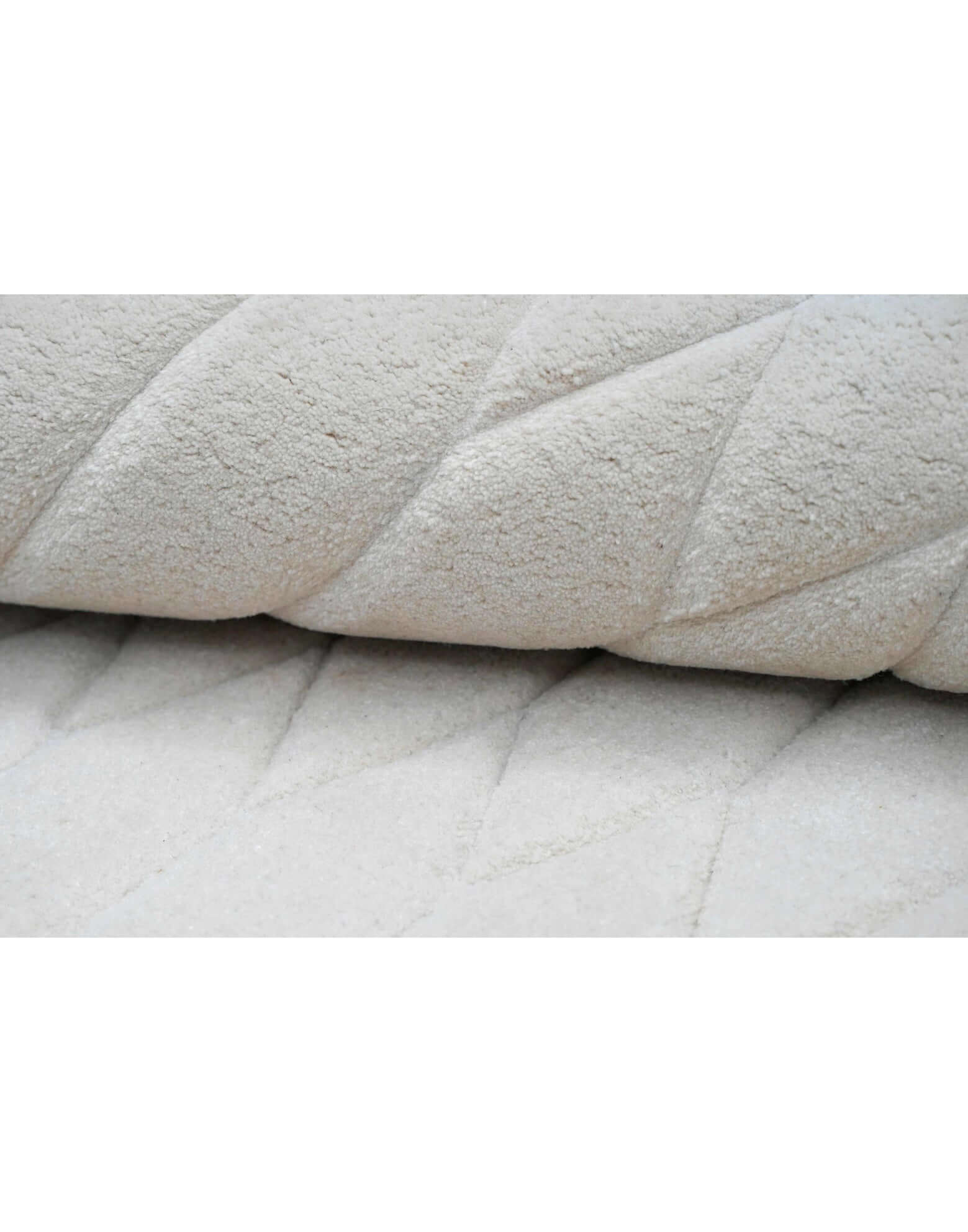 S C U L P T E D - H O N E Y C O M B