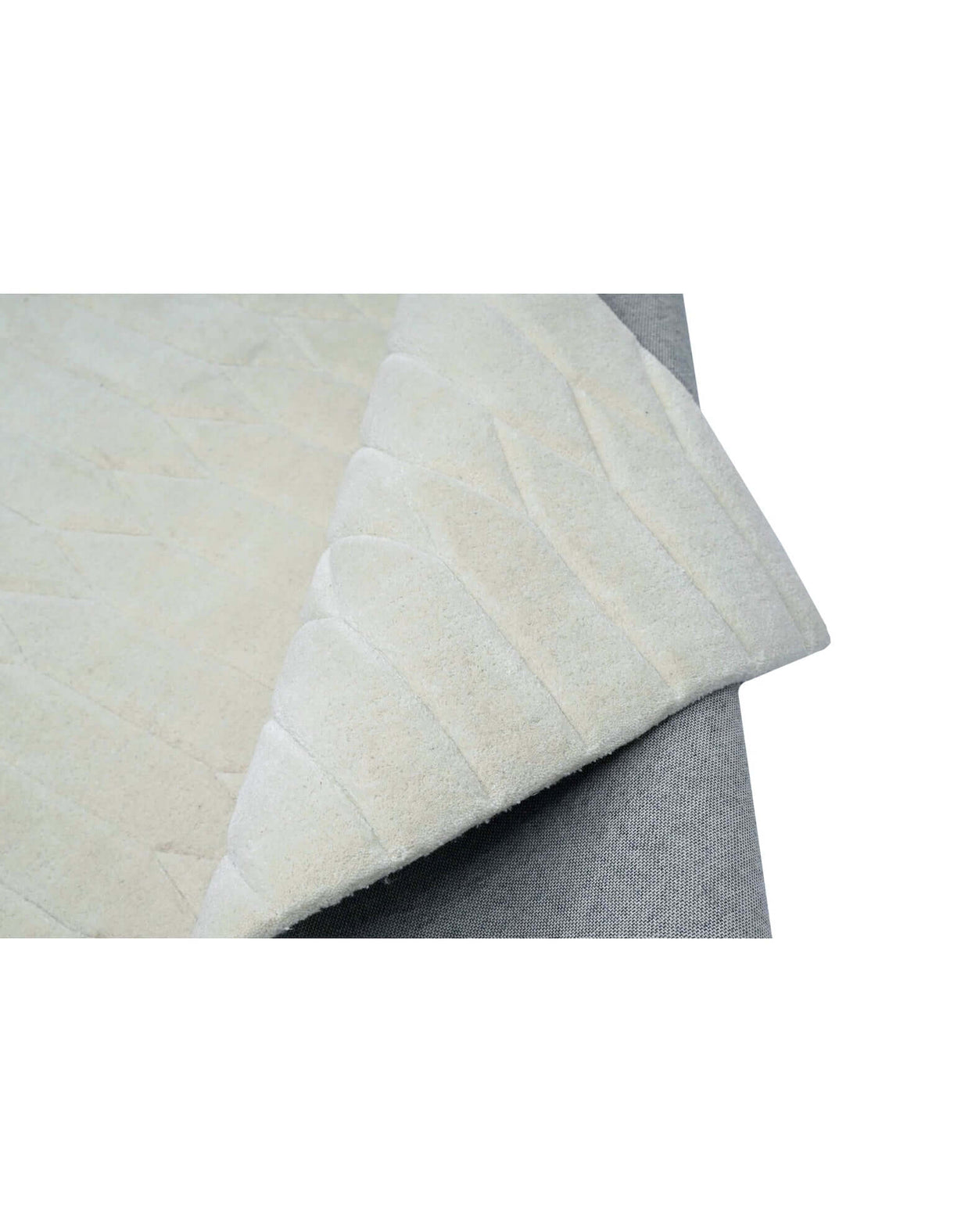 S C U L P T E D - H O N E Y C O M B