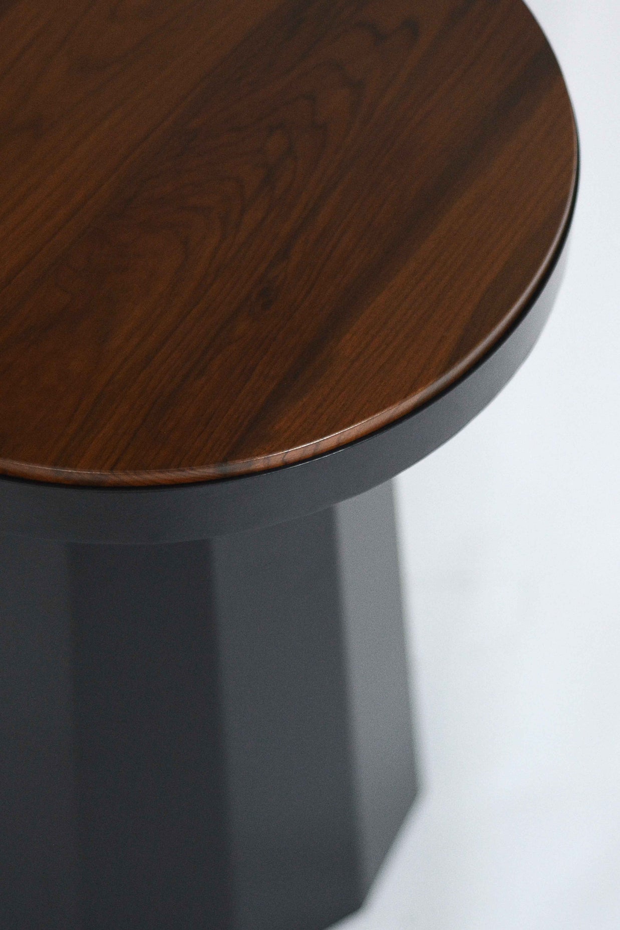 Slip Side Table Matte Black