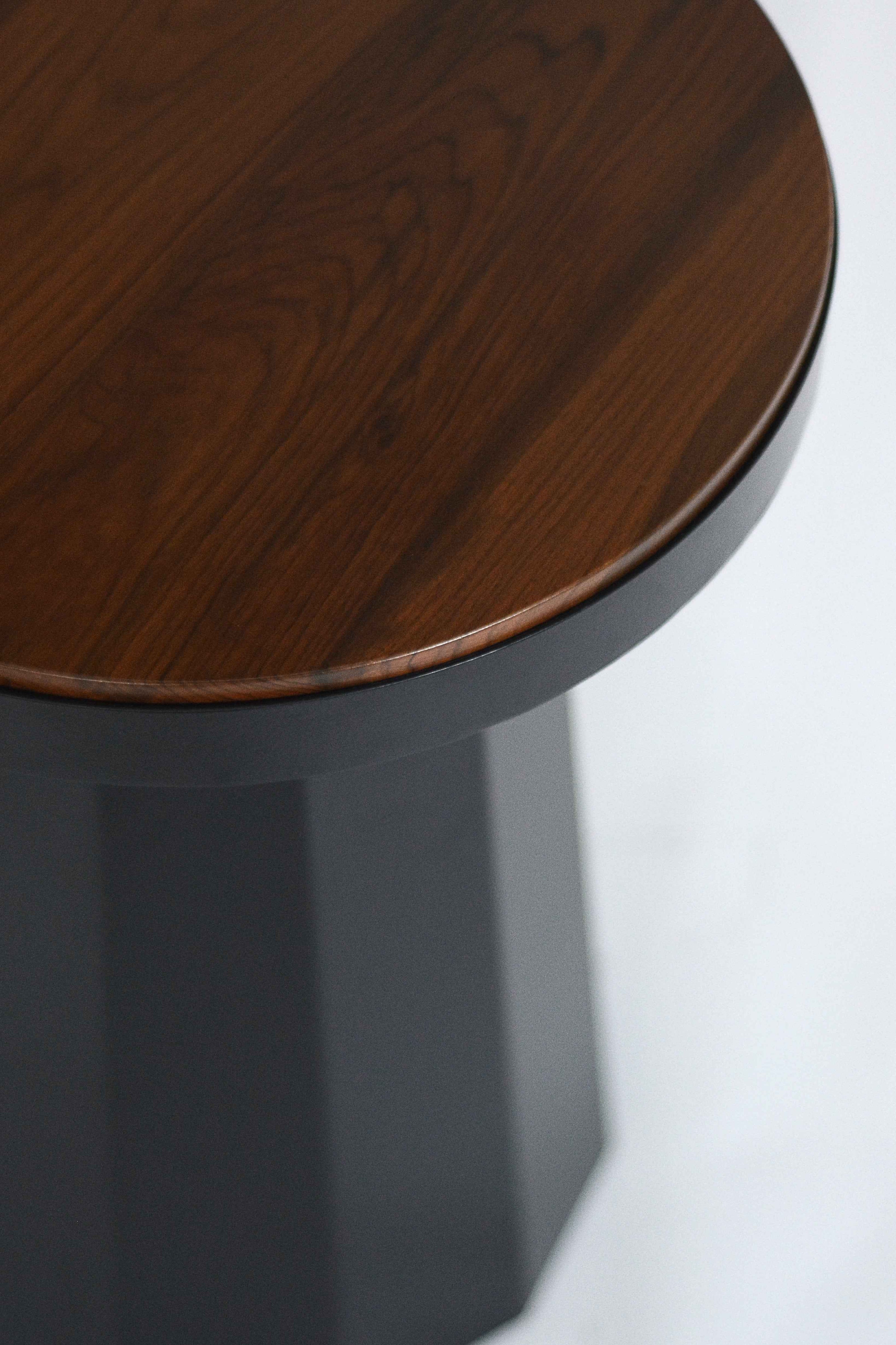 Slip Side Table Matte Black