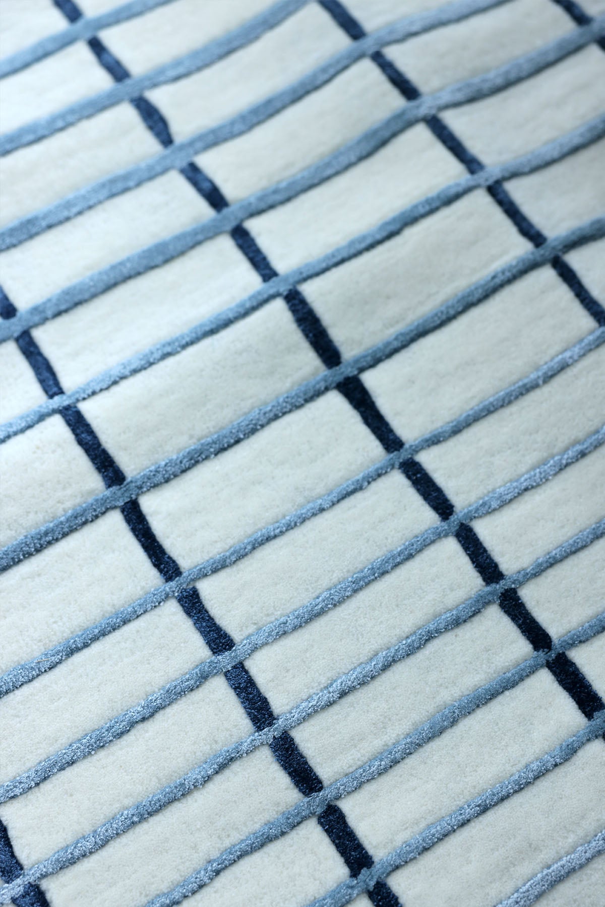 Spectrum Multicolour Wool Viscose 6x9 feet Rectangle Rug - I MEAN DESIGN