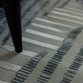 Skew Multicolour Wool Viscose 6x9 feet Rectangle Rug - I MEAN DESIGN