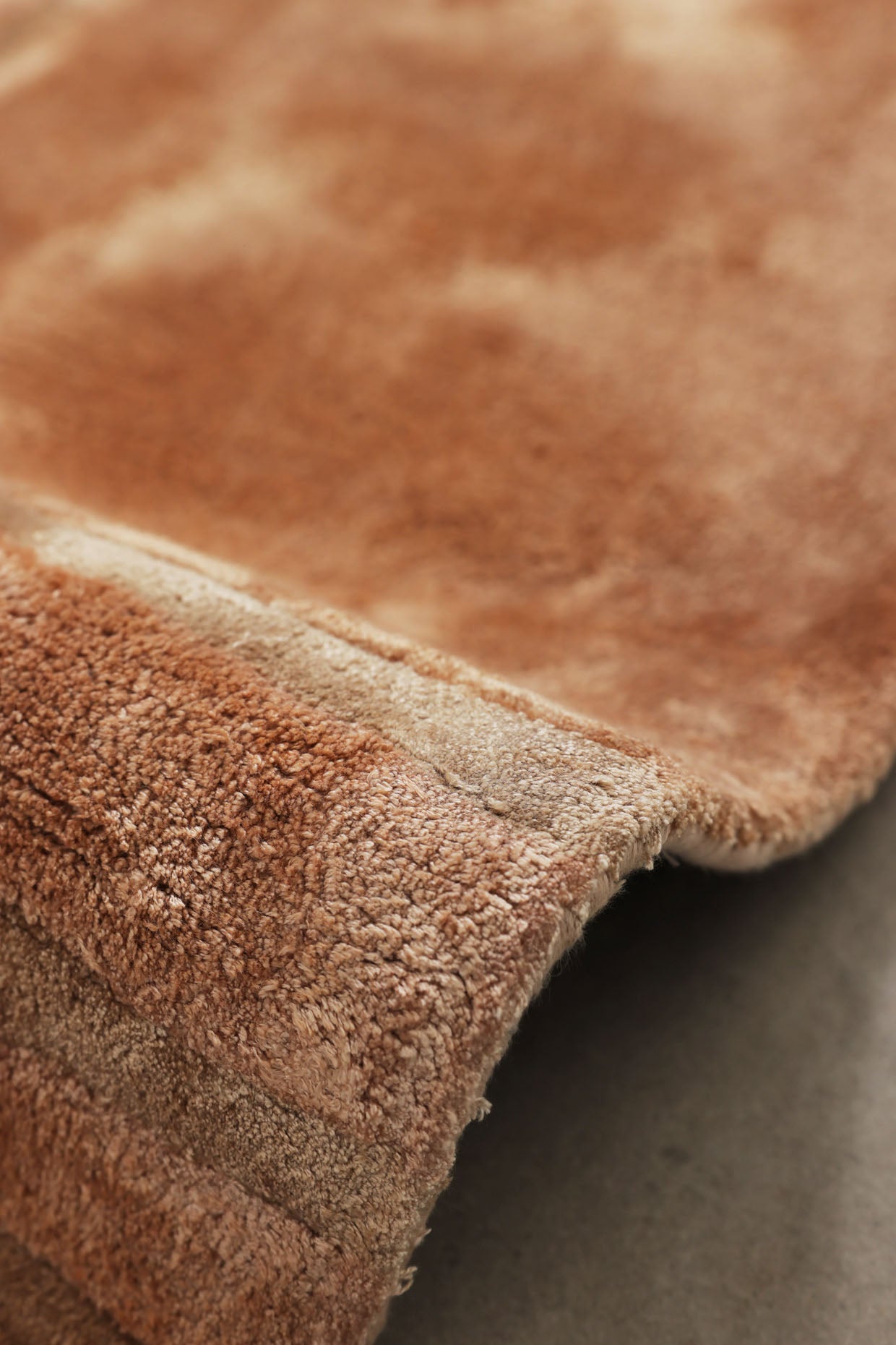 Sepia Red Wool Bamboo Silk 4x6 feet Rectangle Rug - I MEAN DESIGN