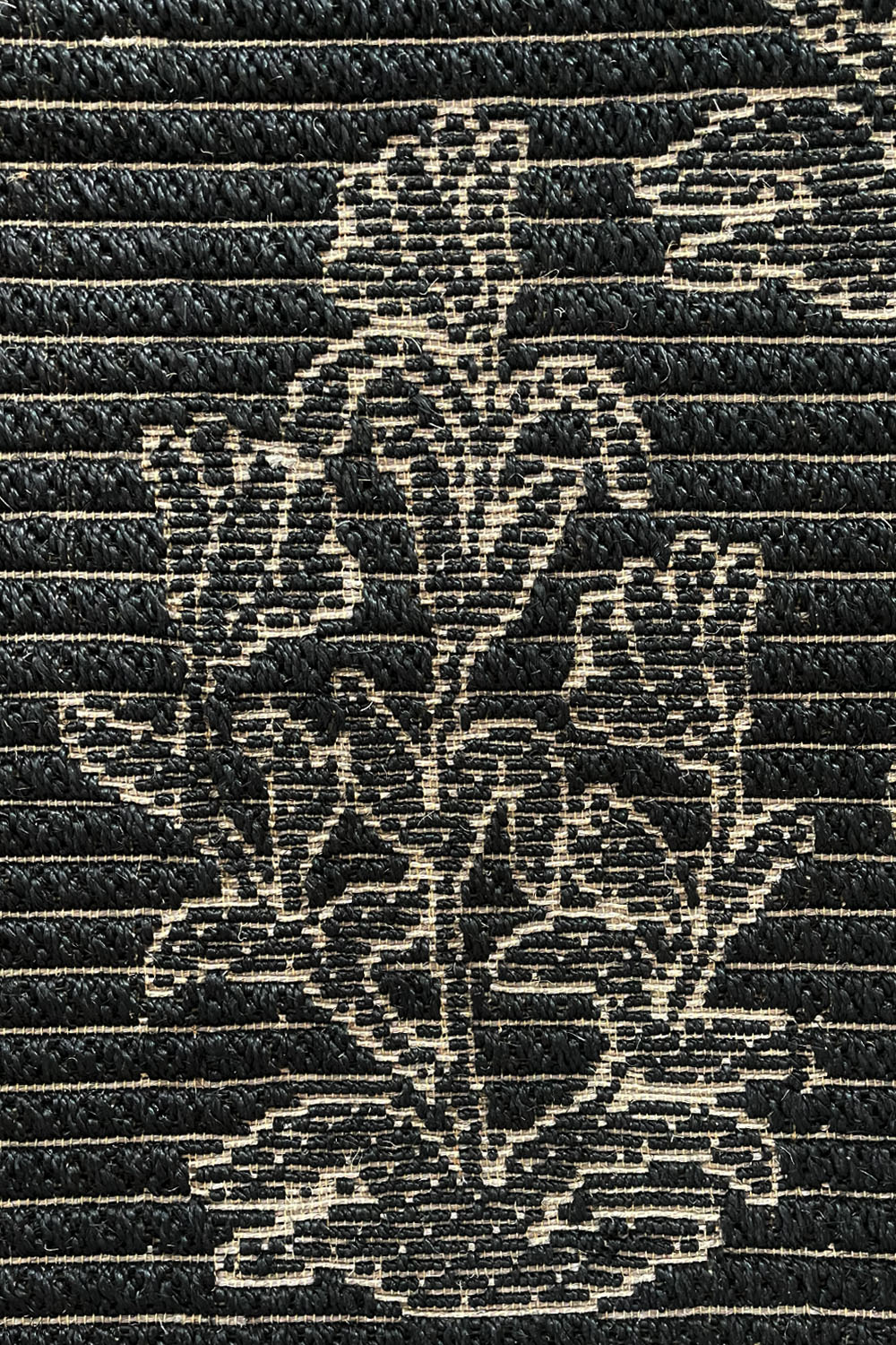 Tainishan Black & Silver Sisal 4.7x7.5 feet Rectangle Rug - I MEAN DESIGN