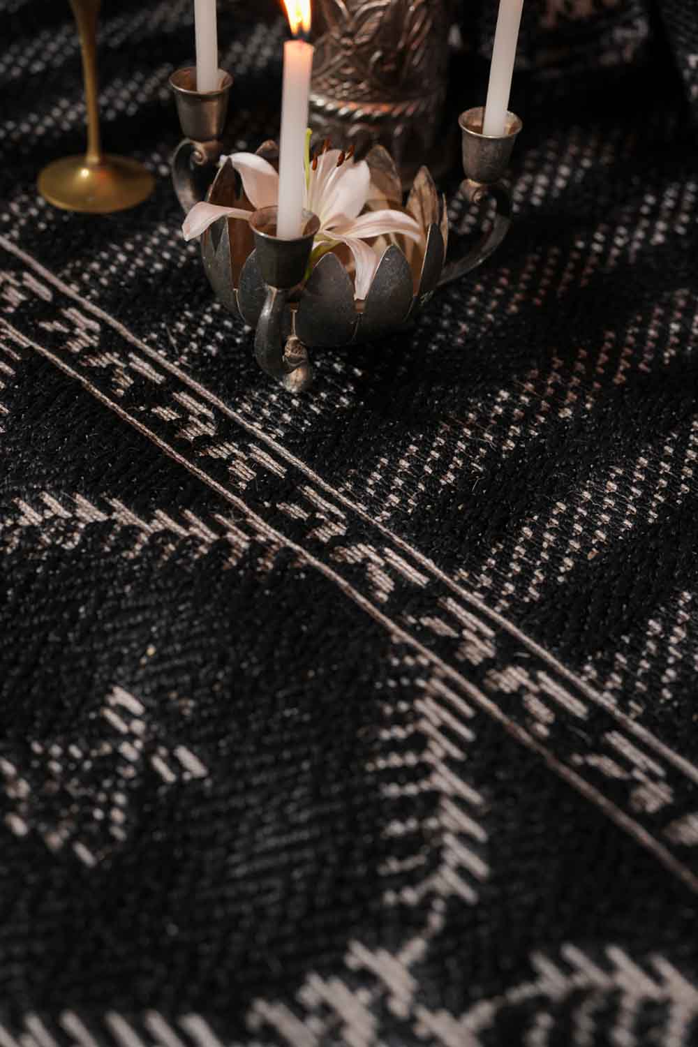 Zarnishan Black & Silver Sisal 6x9 feet Rectangle Rug - I MEAN DESIGN