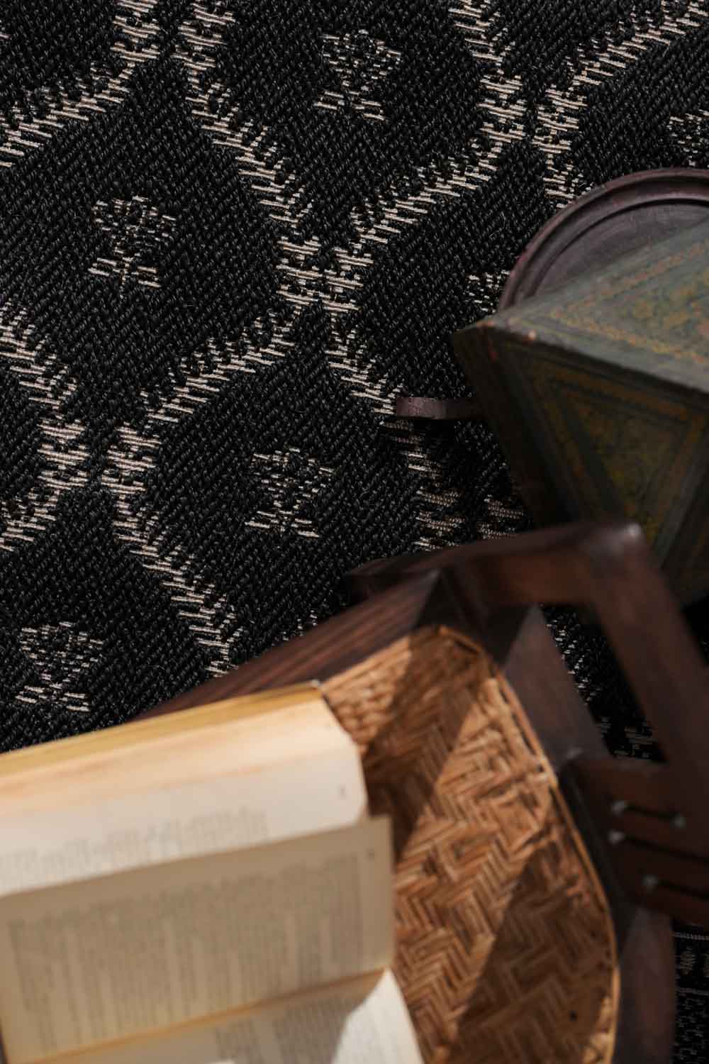 Zarnishan Black & Silver Sisal 6x9 feet Rectangle Rug - I MEAN DESIGN