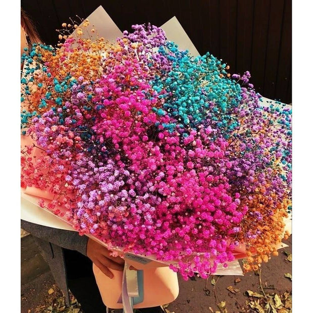 colored-baby-breath-bouquet-arrangement-artecasa