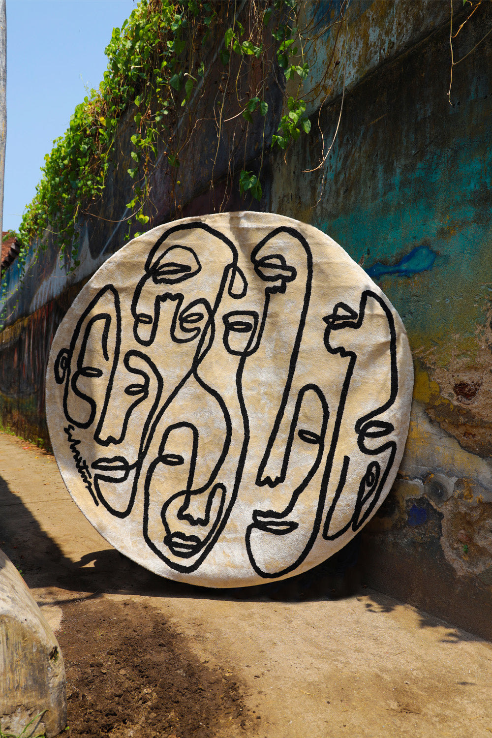 Circle Society White & Black Wool Viscose 6x6 feet Round Rug - I MEAN DESIGN