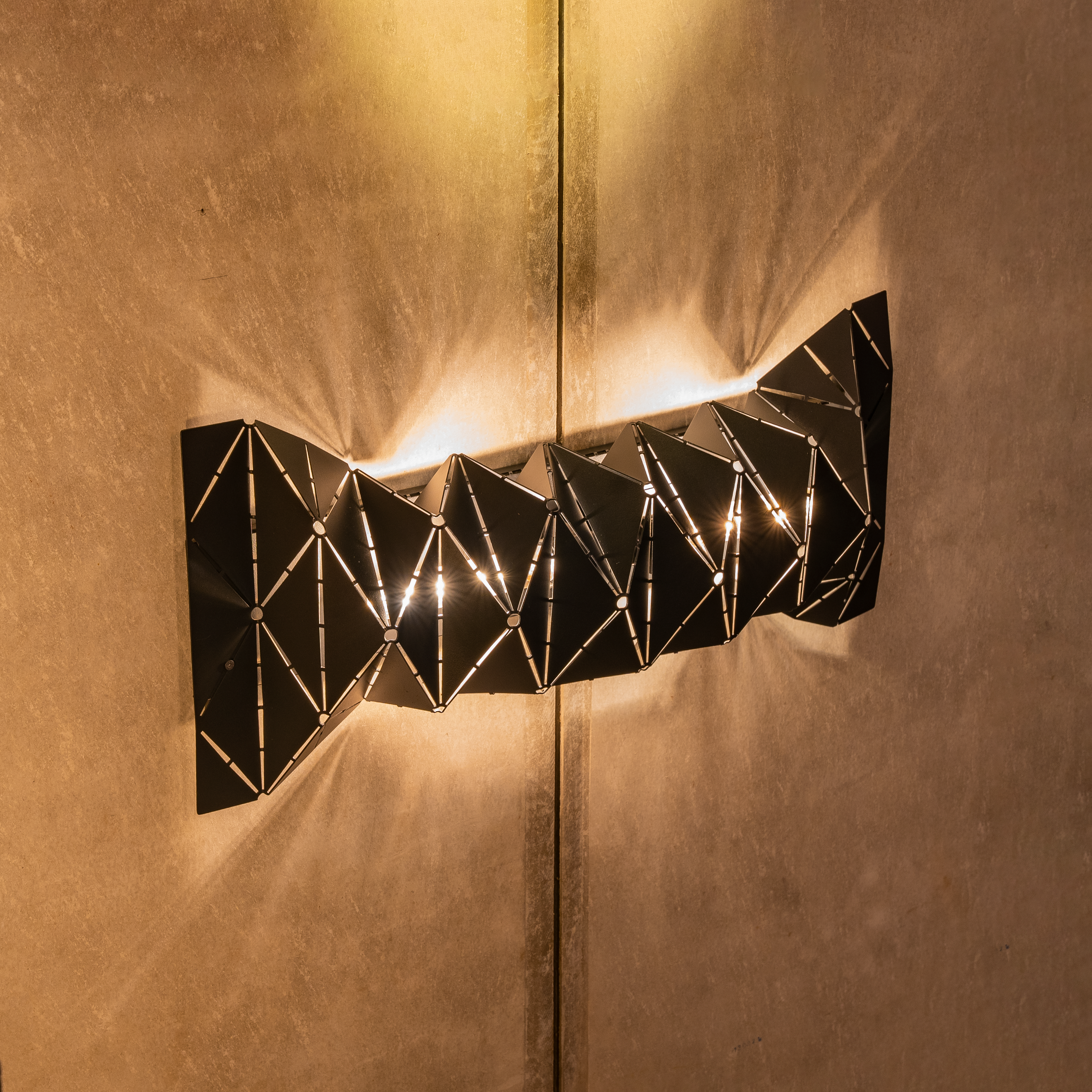 Twizzle Wall Sconce