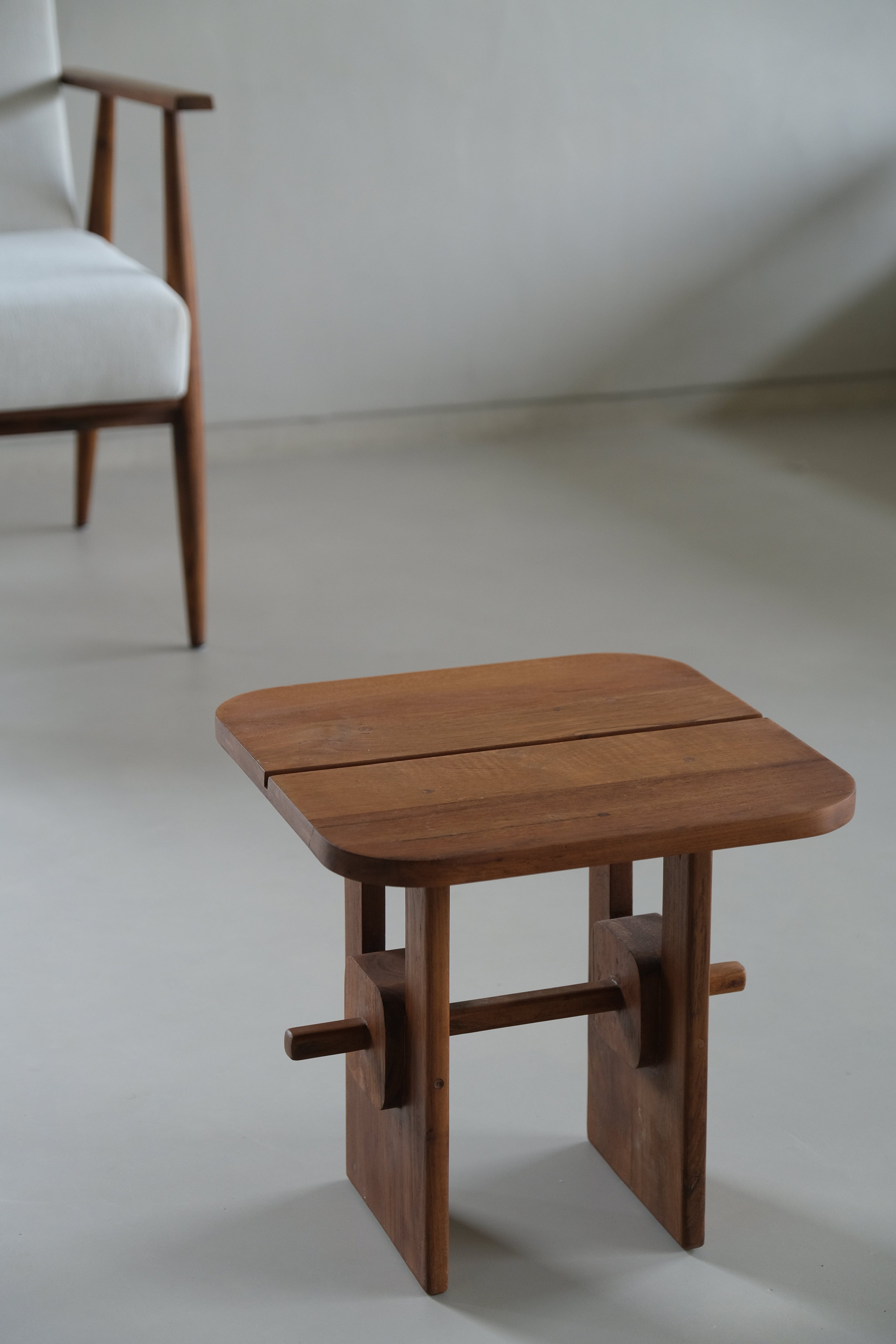 Hoku Corner Table