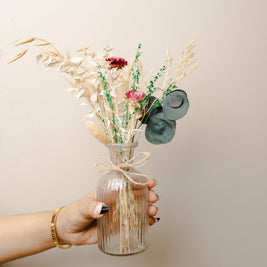 Crystal Bloom Clear Glass Vase with Dried Flowers | Modern Home Décor - https://artecasa.in/