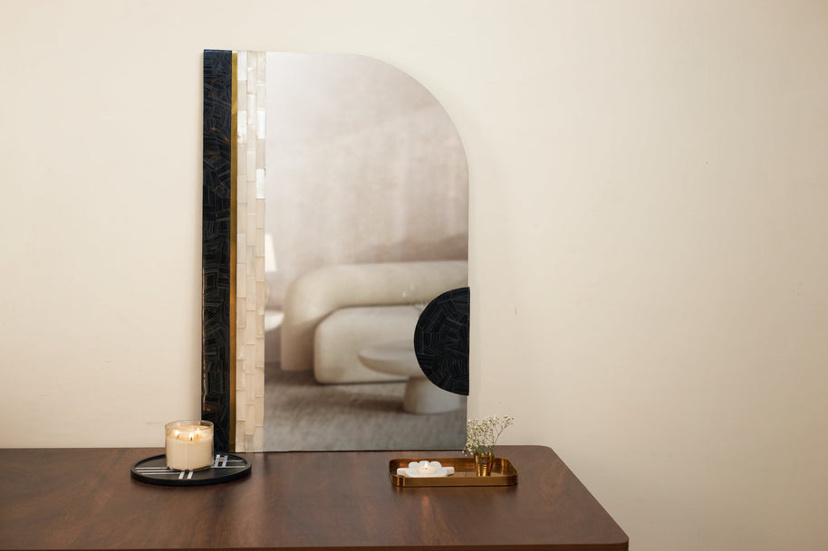 Miar Mirror