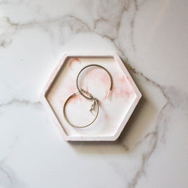 Hexad tray