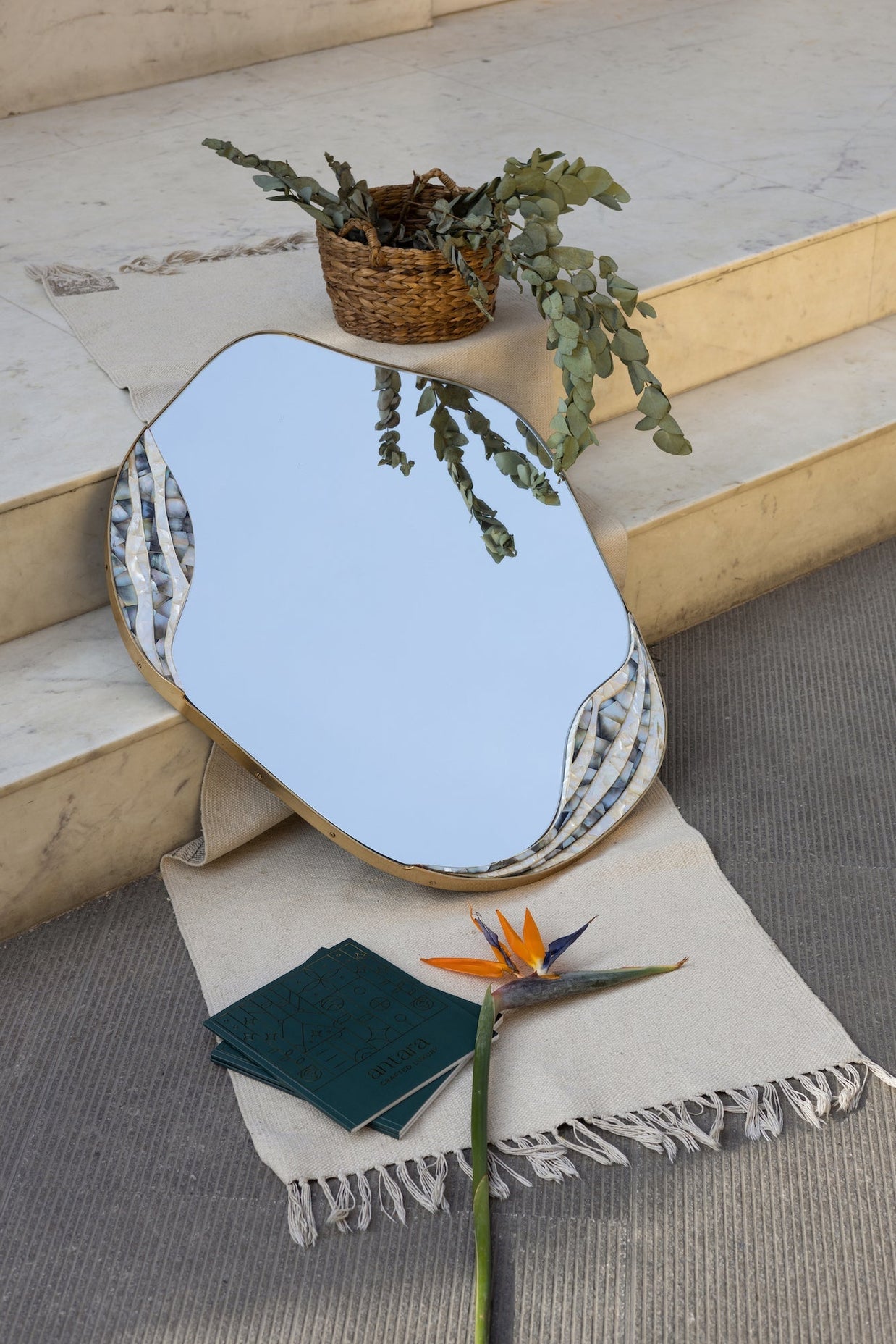 Ora Mirror