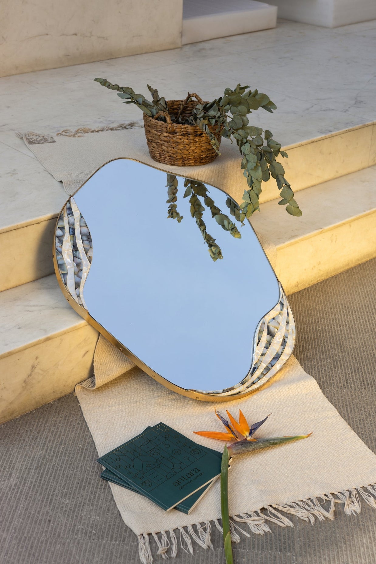 Ora Mirror