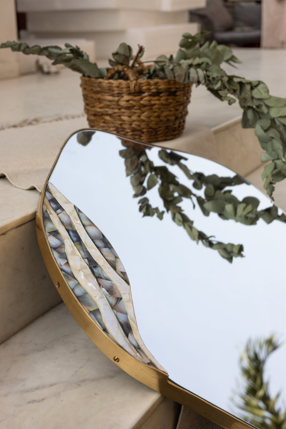 Ora Mirror