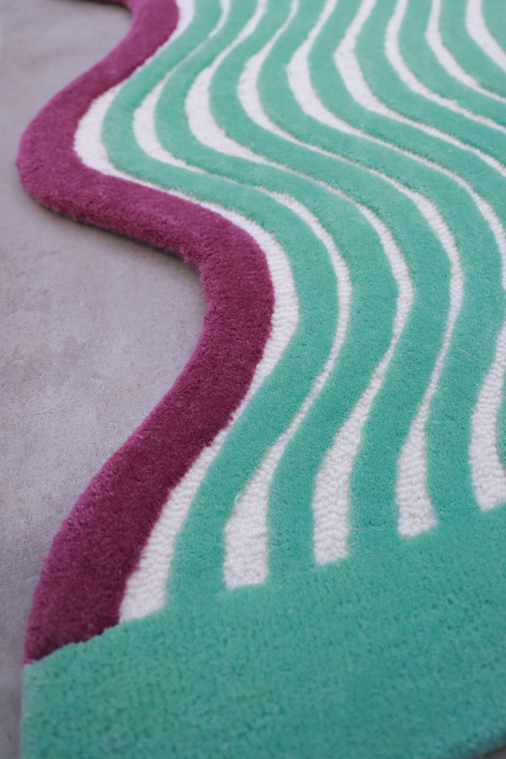 Onda Multicolour Wool 5.5x5.5 feet Irregular Rug - I MEAN DESIGN