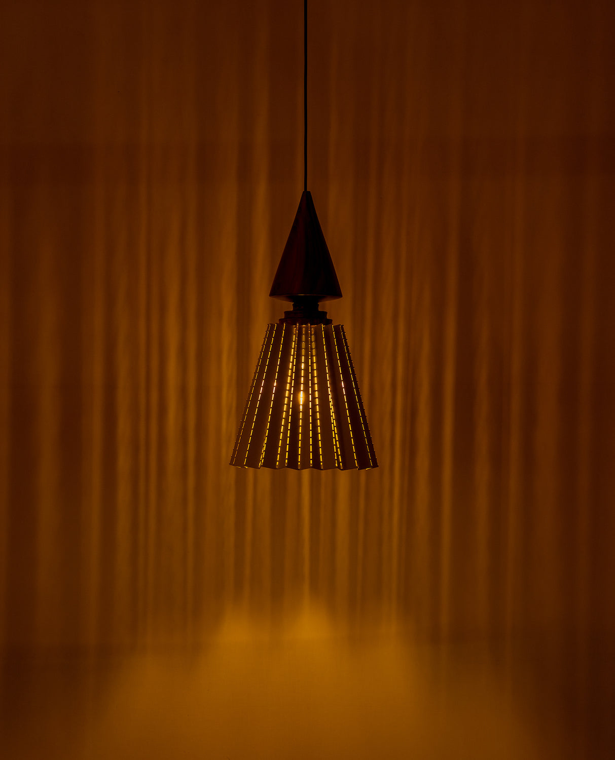 Timber Cone pendant Light