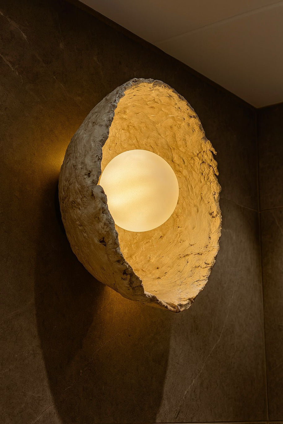 Papier-mâché Manor Wall Sconce