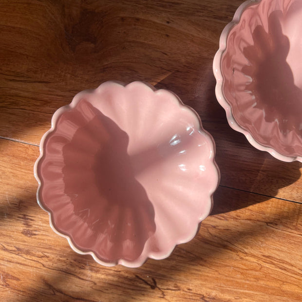 Pink Daisy ceramic flower bowl with scalloped petal design by Madam Jan.