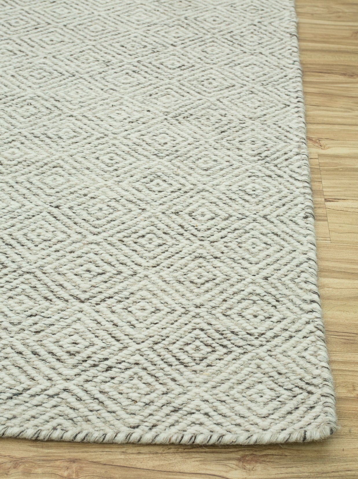 Carpet For Living room 2x3 Feet Ivory Wool Rectangle Solid Rug