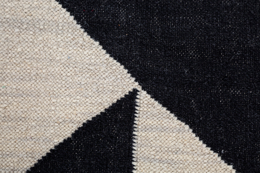 Carpet For Living room 5'3X7'6 Feet Grey And Black Wool Rectangle Geometric And Stripes Rug - I MEAN DESIGN