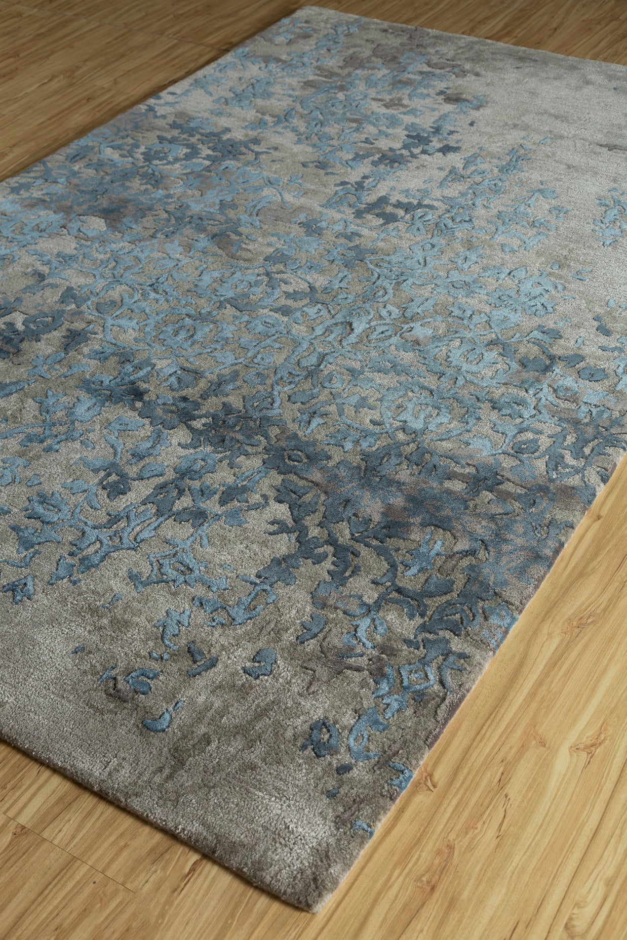 Carpet For Living room 4x6 Feet Grey And Black Wool and Viscose Rectangle Vintage and Distressed Rug