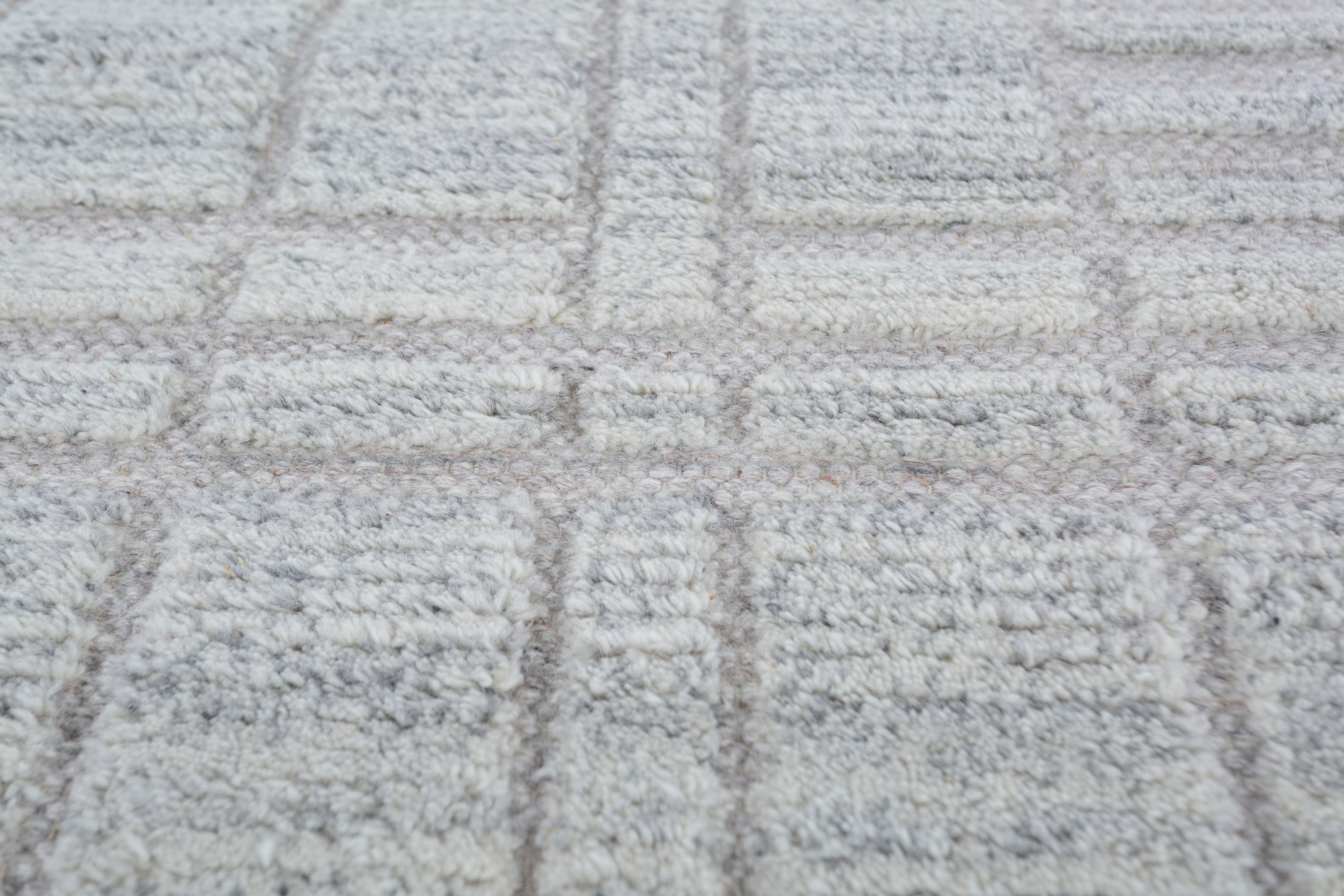 Carpet For Living room 4X6 Feet Grey And Black Wool & Viscose Rectangle Moroccan And Tribal Rug - I MEAN DESIGN