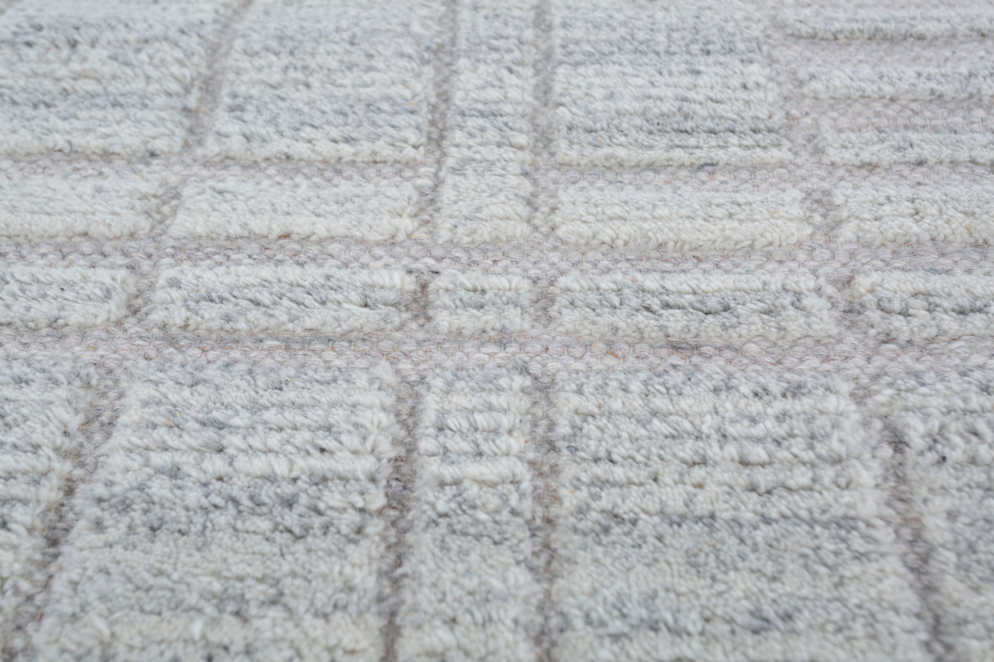 Carpet For Living room 4X6 Feet Grey And Black Wool & Viscose Rectangle Moroccan And Tribal Rug