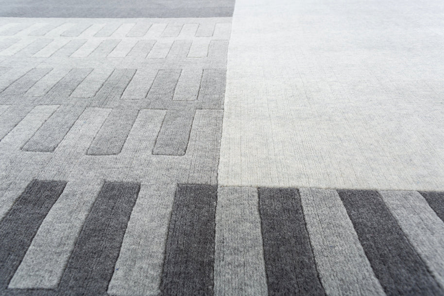 Carpet For Living room 6X9 Feet Grey And Black Wool Rectangle Geometric And Stripes Rug - I MEAN DESIGN