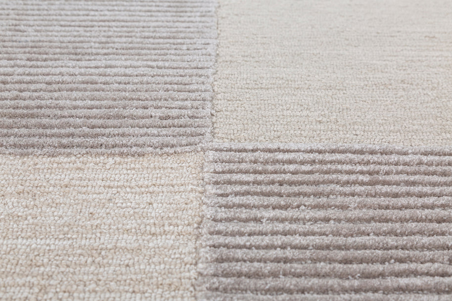 Carpet For Living room 5X8 Feet Ivory Wool & Viscose Rectangle Abstract Rug - I MEAN DESIGN