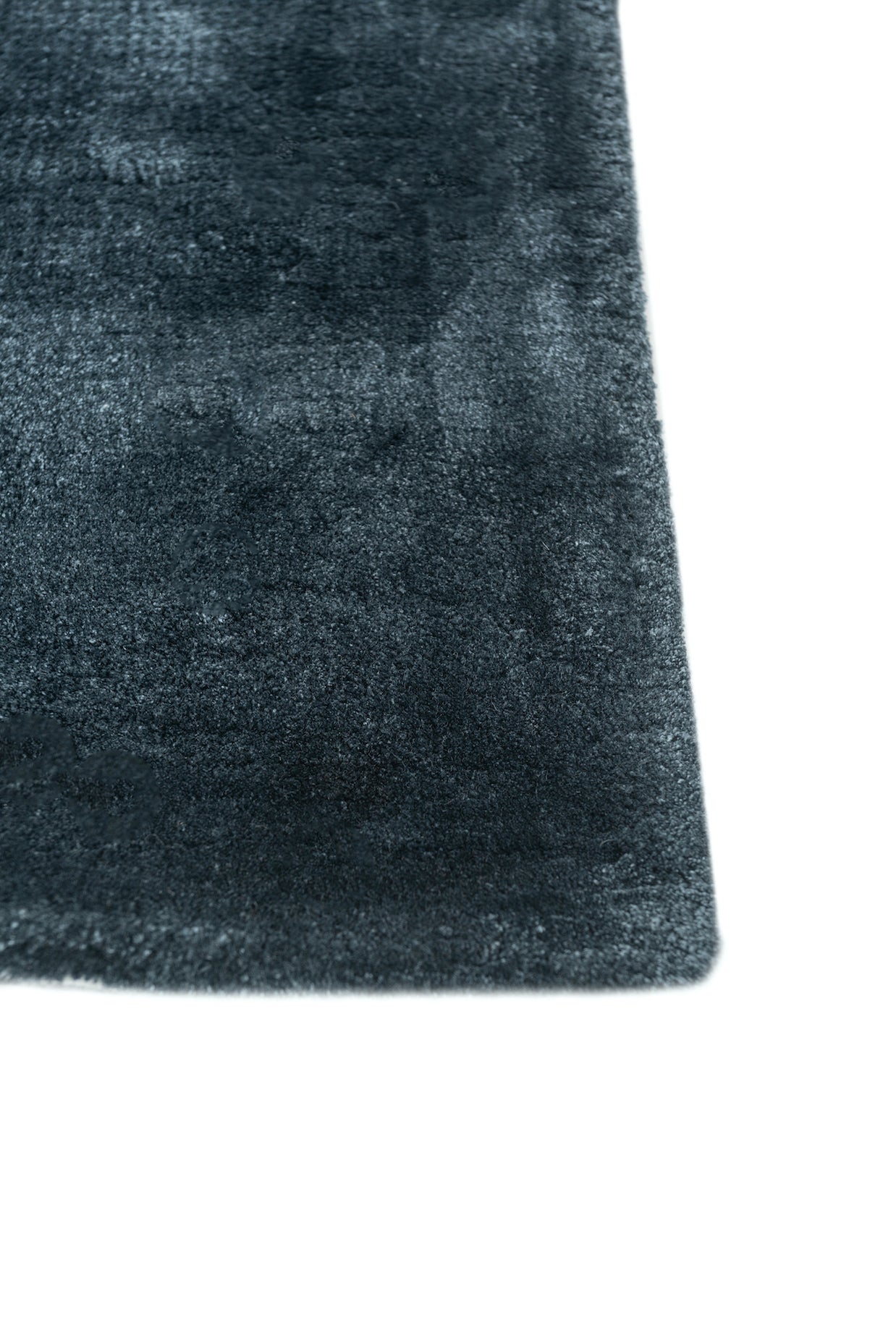 Carpet For Living room 4X6 Feet Blue Viscose Rectangle Solid Rug