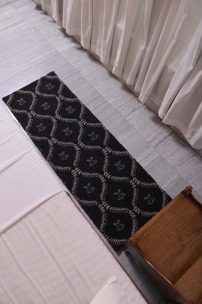 Zarnishan Black & Silver Sisal 2x5.6 feet Runner Rug