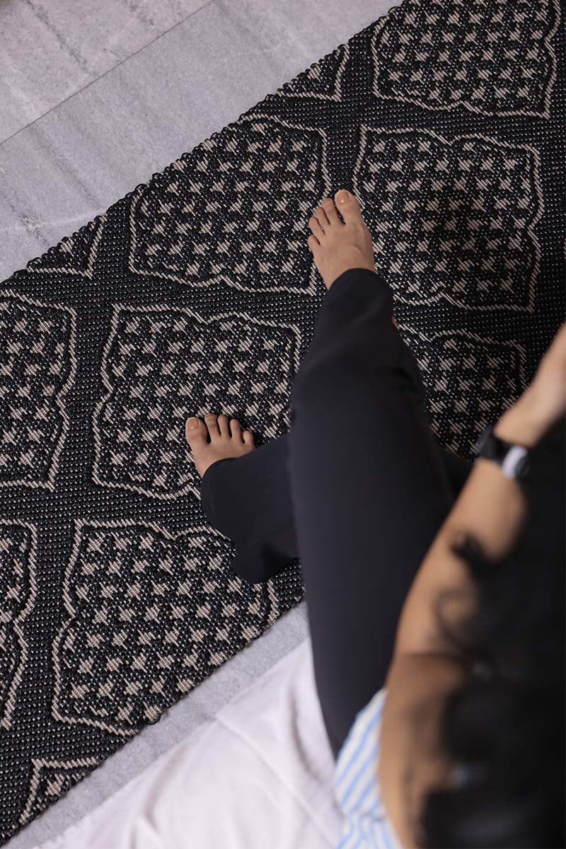 Zarbuland Black & Silver Sisal 2x6 feet Runner Rug