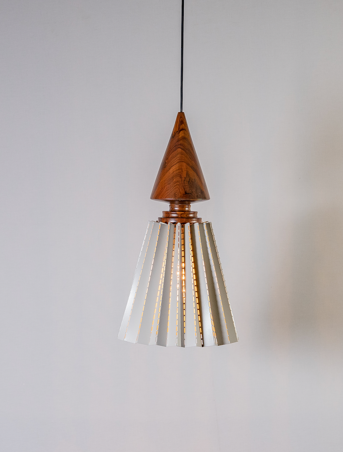 Timber Cone pendant Light