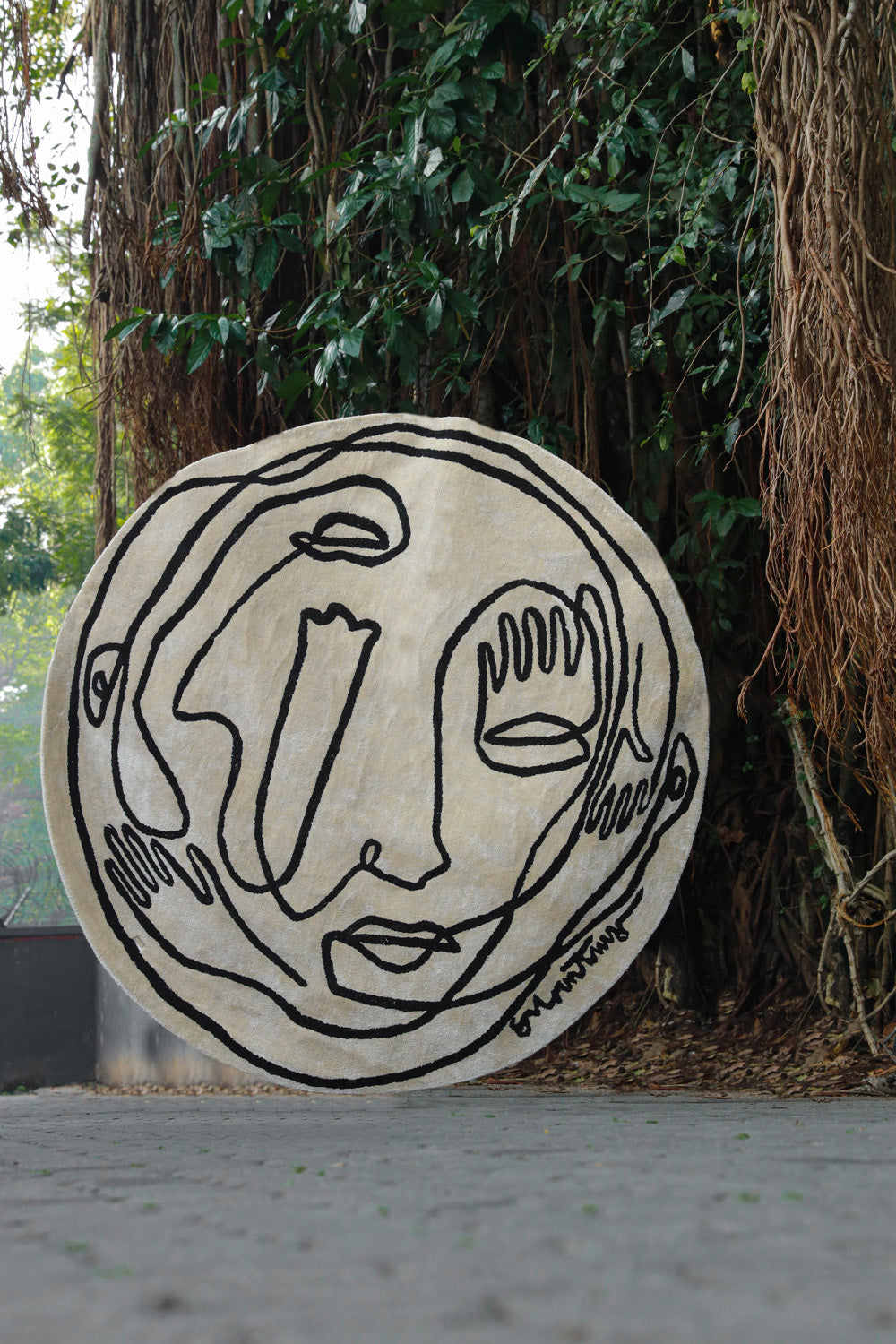 Circle Soul White & Black Wool Viscose 6x6 feet Round Rug - I MEAN DESIGN