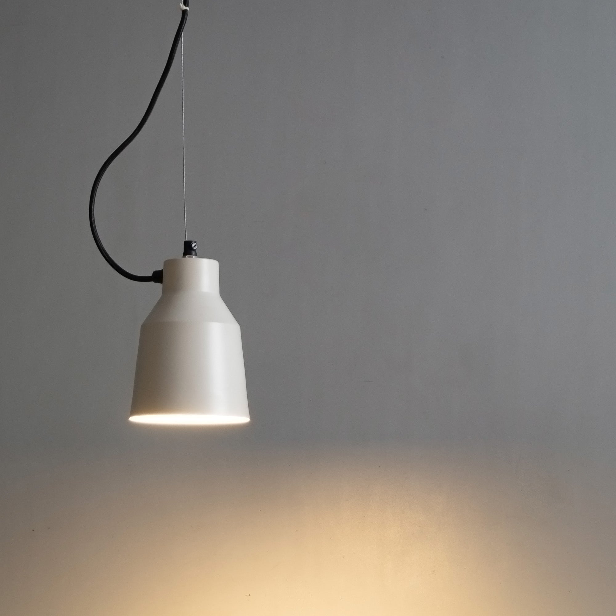 Saishogen Hanging Light - The Black Steel