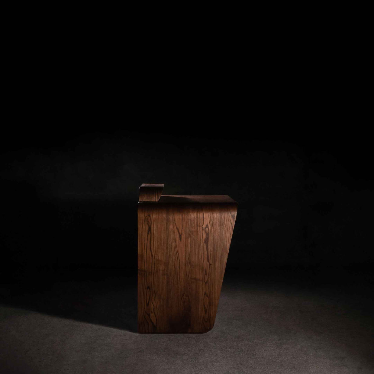 Clutch Work Table with a Monitor Stand